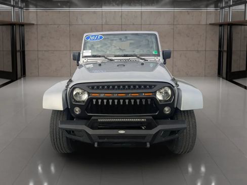 Used 2015 Jeep Wrangler Unlimited Sahara w/ Connectivity Group AWD/4WD image 7