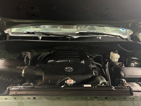 Used 2021 Toyota Tundra Limited w/ Limited Premium Package image 19