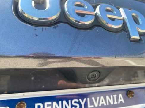 Used 2018 Jeep Grand Cherokee Overland image 12