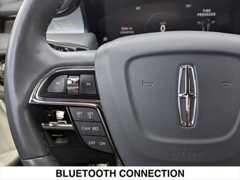 Certified 2022 Lincoln Nautilus Reserve w/ Luxury Package image 13