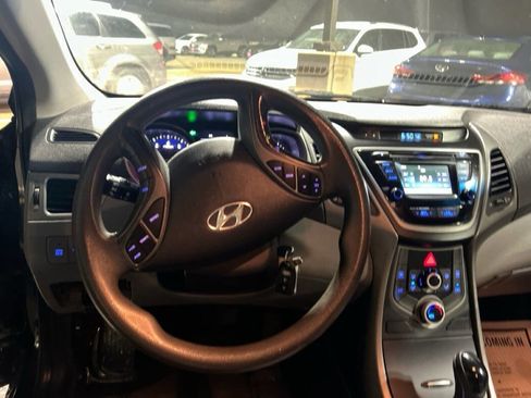 Used 2016 Hyundai Elantra SE w/ Option Group 02 image 14