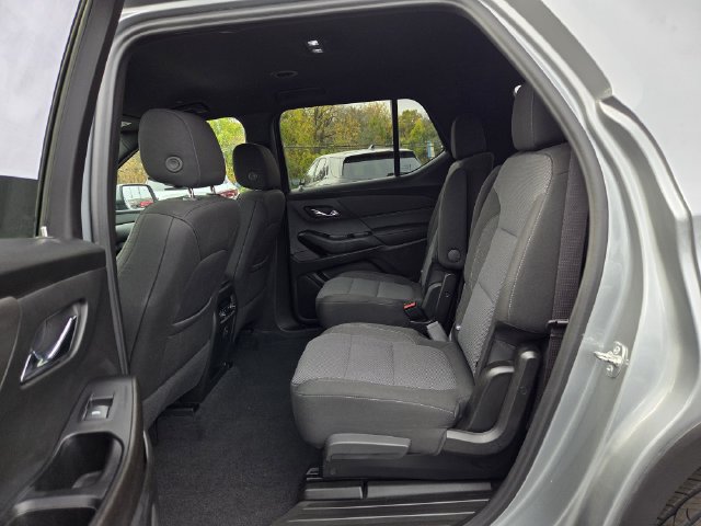 Certified 2023 Chevrolet Traverse LT FWD image 12