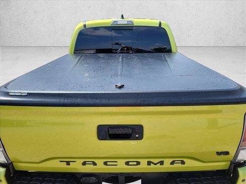 Used 2023 Toyota Tacoma TRD Off-Road w/ Technology Package AWD/4WD image 7