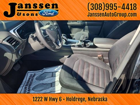 Used 2015 Ford Fusion SE image 17