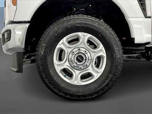 New 2026 Ford F350 XLT w/ FX4 Off-Road Package image 11