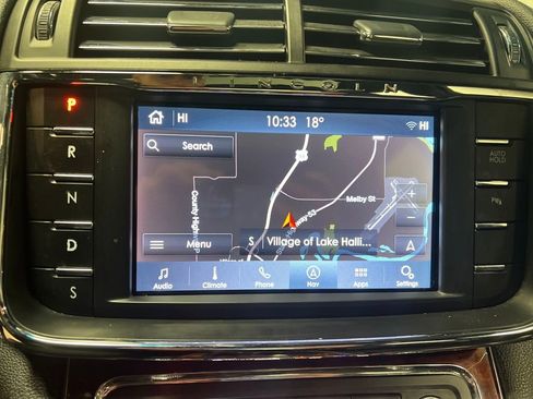 Used 2019 Lincoln Continental Select w/ Continental Climate Package image 19