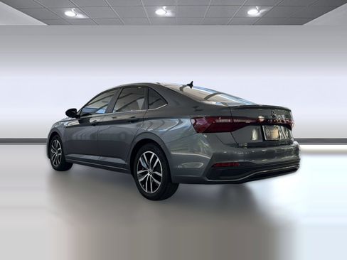 Used 2025 Volkswagen Jetta SE w/ Sunroof Package FWD image 3