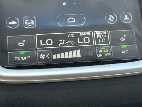 Used 2025 Subaru Ascent Premium AWD/4WD image 21