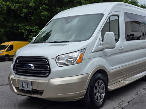 Used 2018 Ford Transit 250 148 Medium Roof w/ Exterior Upgrade Package RWD image 2