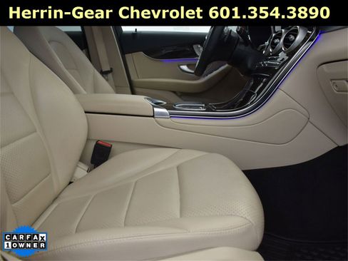 Used 2021 Mercedes-Benz GLC 300 image 25