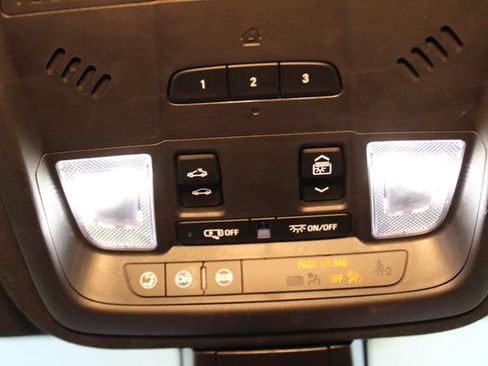 Used 2022 Cadillac XT6 Premium Luxury w/ Platinum Package AWD/4WD image 31