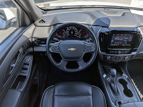 Certified 2023 Chevrolet Traverse Premier FWD image 15