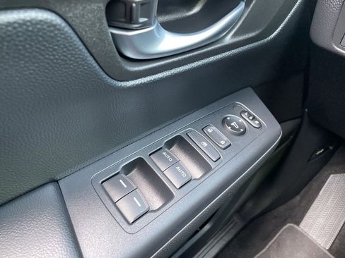 Certified 2025 Honda CR-V EX image 29