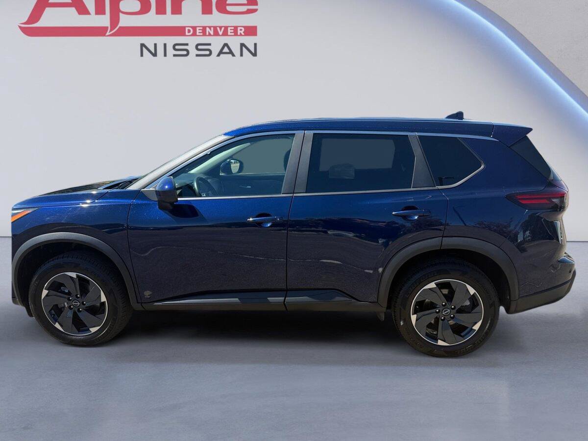 Used 2024 Nissan Rogue SV AWD/4WD image 2