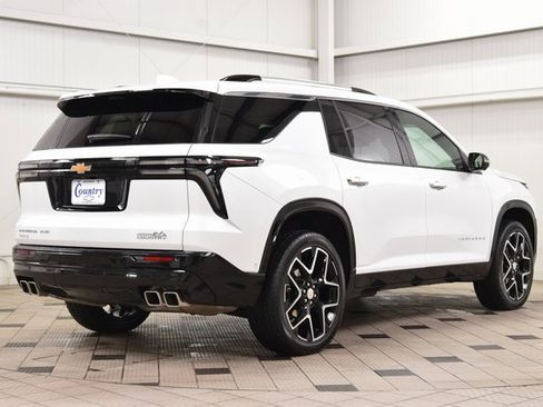 Used 2025 Chevrolet Traverse High Country image 8