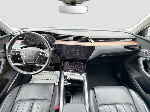 Used 2019 Audi e-tron Prestige image 17