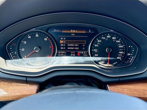 Used 2021 Audi Q5 Premium w/ Convenience Package image 40