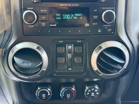 Used 2013 Jeep Wrangler Unlimited Sahara AWD/4WD image 39