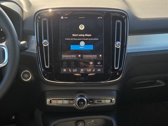 New 2026 Volvo XC40 B5 Core AWD/4WD image 18