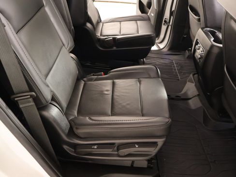 Used 2023 GMC Yukon Denali w/ Denali Reserve Package AWD/4WD image 16