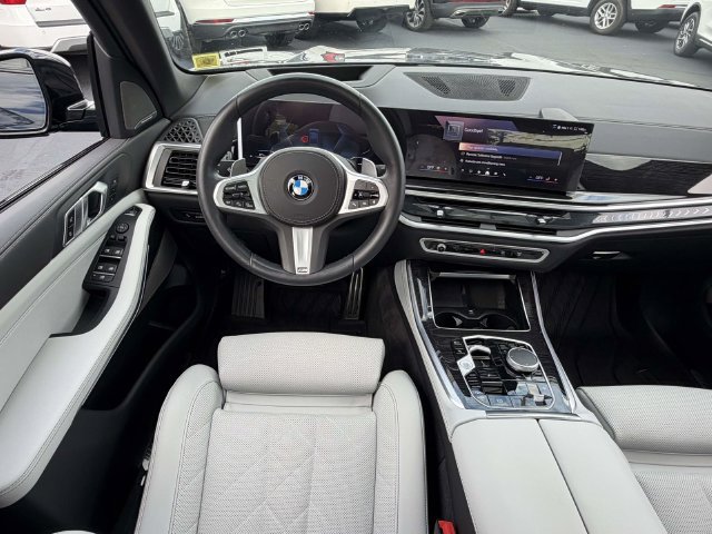 Used 2026 BMW X5 xDrive40i w/ M Sport Package AWD/4WD image 15