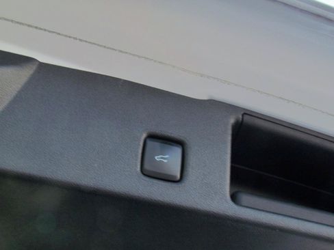 Used 2022 Ford Escape SE w/ SE Sport Appearance Package FWD image 27
