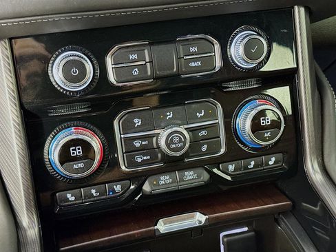 Certified 2024 GMC Yukon Denali Ultimate image 18