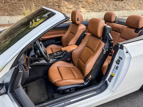 Used 2010 BMW 335i Convertible RWD image 7