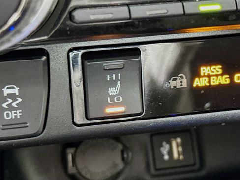 Used 2024 Toyota RAV4 XLE w/ Convenience Package image 21