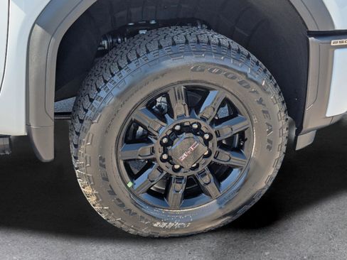 New 2026 GMC Sierra 2500 AT4 w/ AT4 Premium Plus Package image 6
