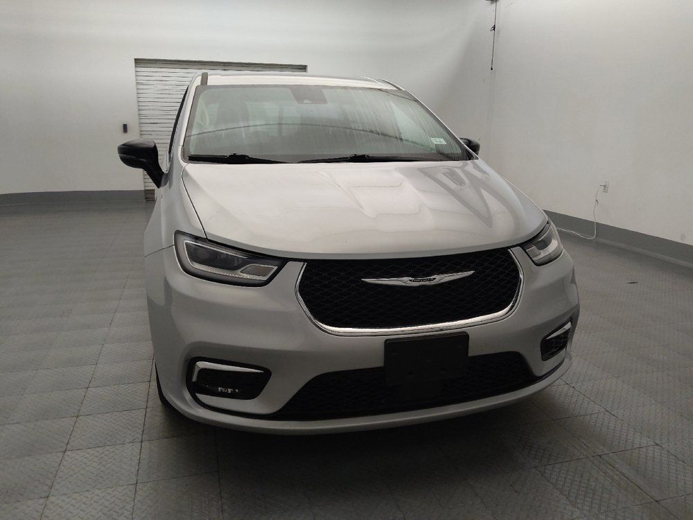 Used 2024 Chrysler Pacifica Touring-L FWD image 14