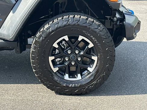 Certified 2025 Jeep Wrangler Unlimited Rubicon 4xe w/ Safety Group AWD/4WD image 14