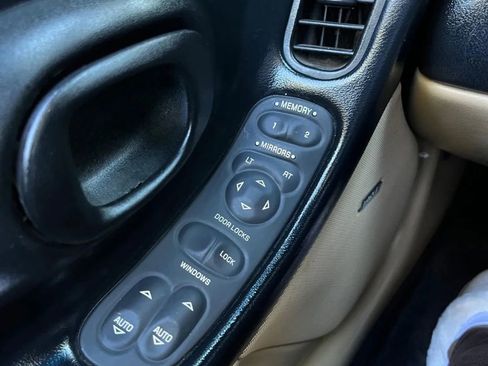 Used 2000 Chevrolet Corvette Convertible w/ Performance Handling Pkg image 13