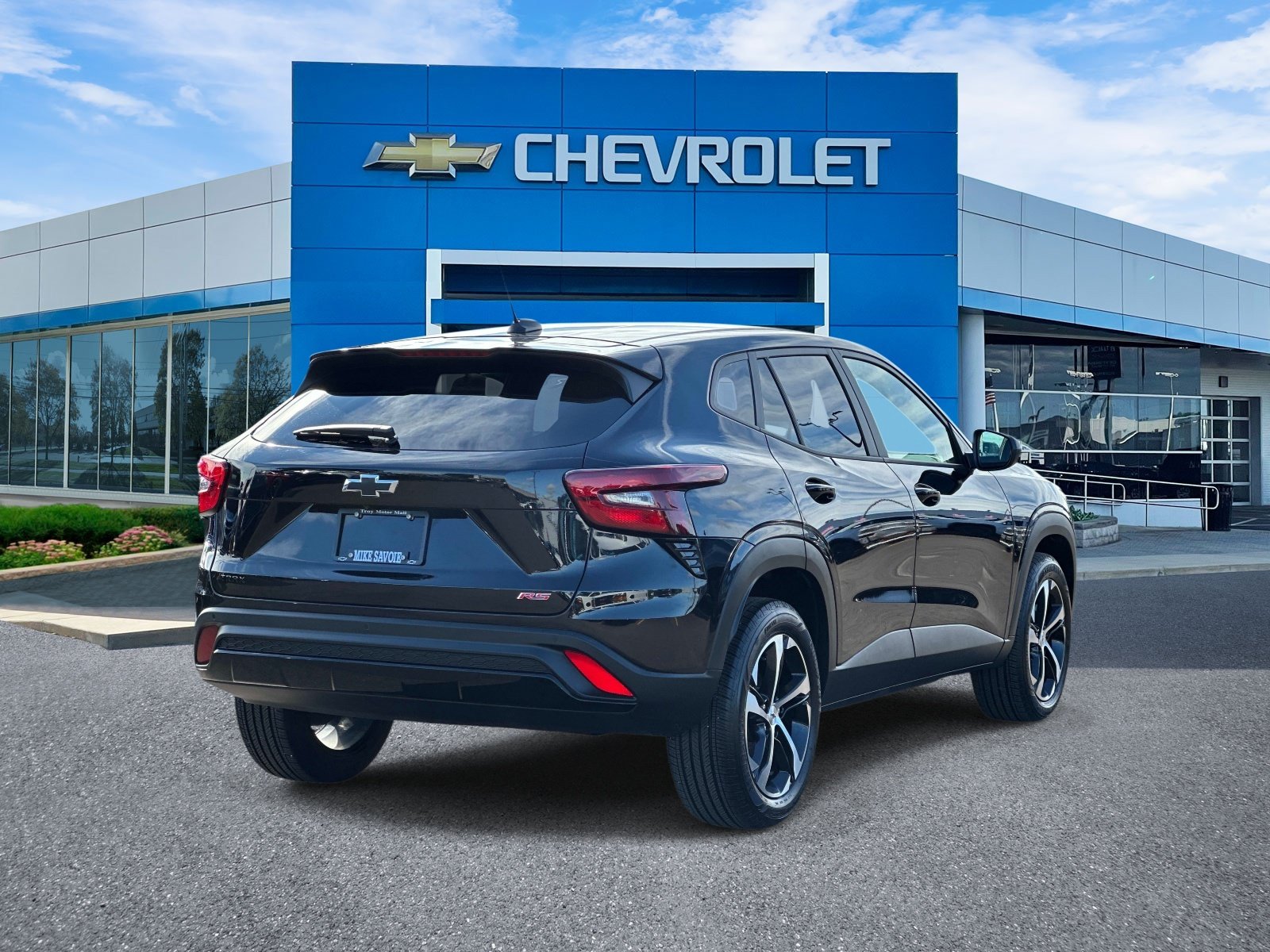 Used 2025 Chevrolet Trax RS w/ Driver Confidence Package FWD image 3
