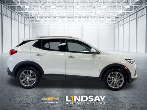 Used 2022 Buick Encore GX Essence w/ Experience Buick Package image 9