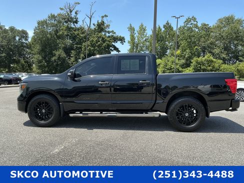 Used 2019 Nissan Titan SV w/ SV Convenience Package AWD/4WD image 2