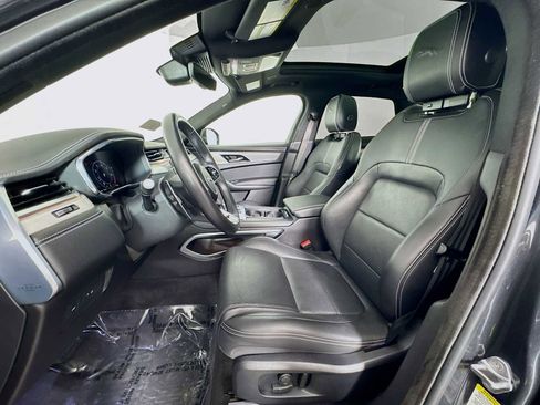 Used 2024 Jaguar F-PACE R-Dynamic S image 11