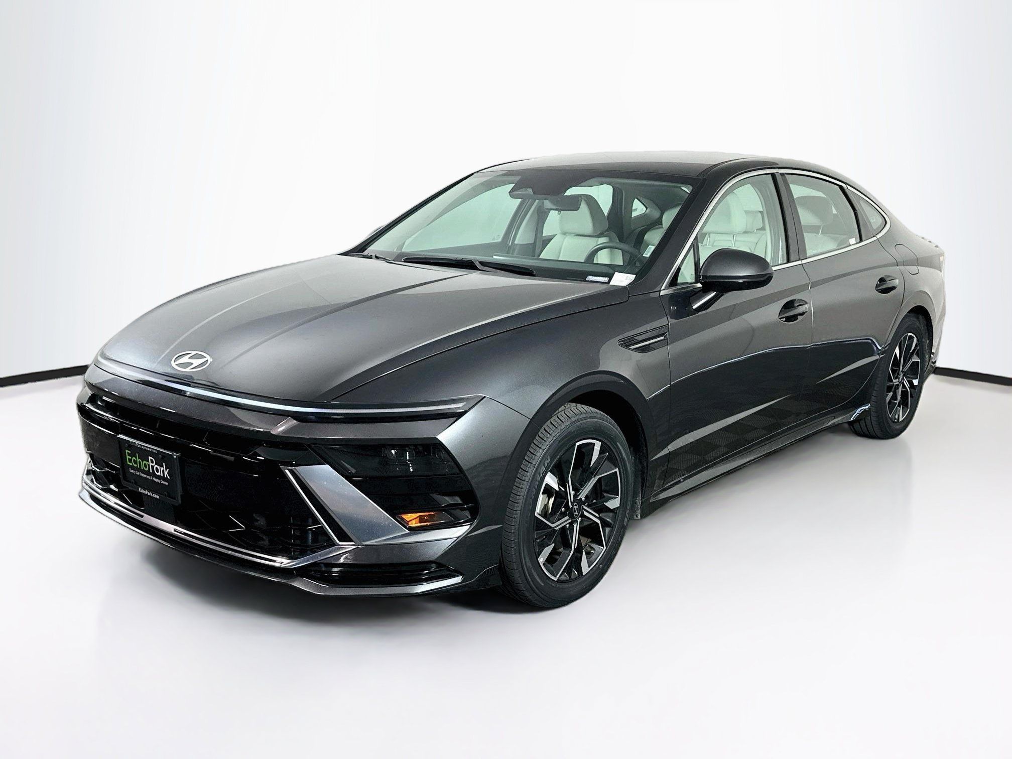 Used 2025 Hyundai Sonata SEL FWD image 3
