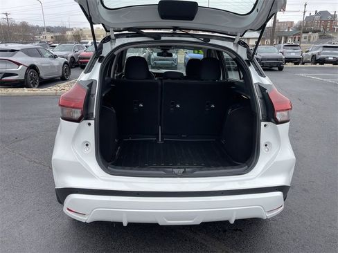 Used 2021 Nissan Kicks SV image 34