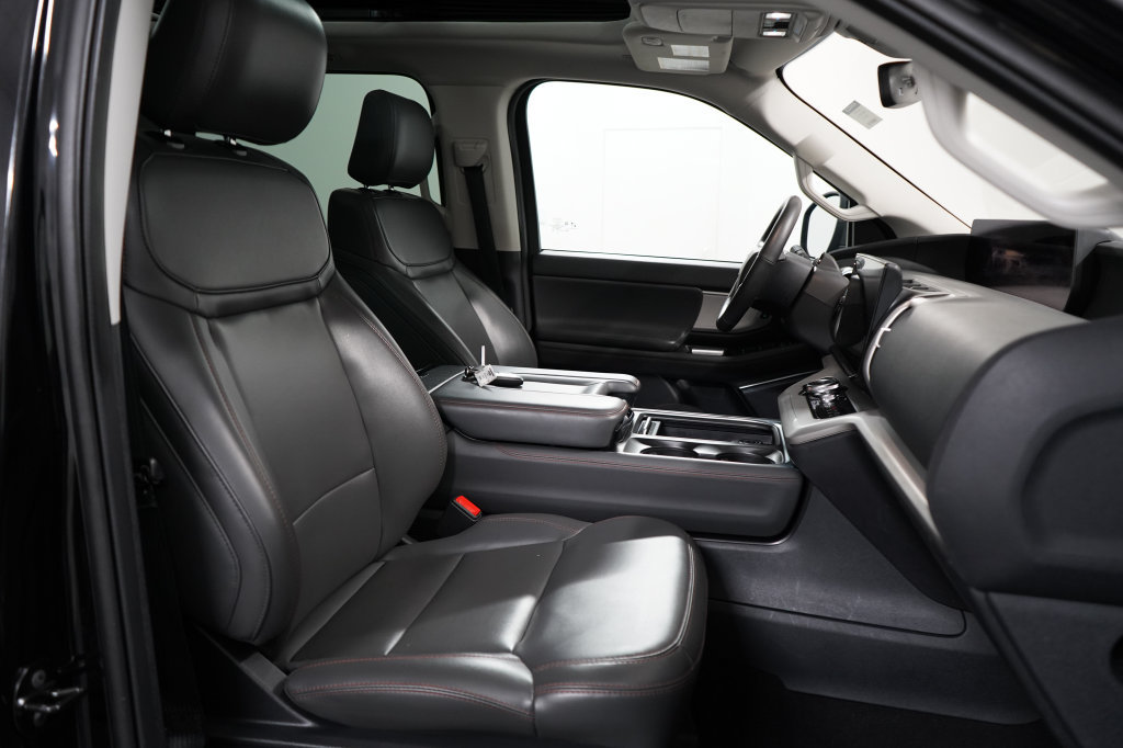 Used 2025 Ford Expedition Active AWD/4WD image 24