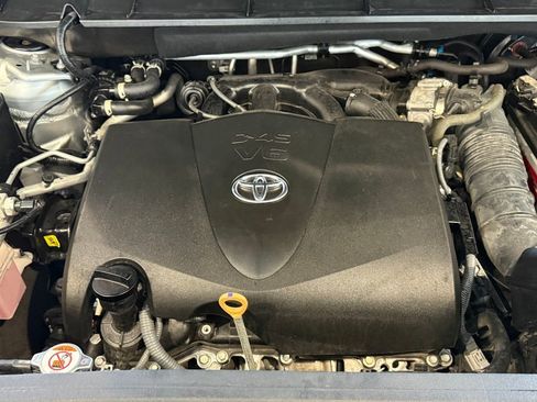 Certified 2022 Toyota Highlander XLE image 36