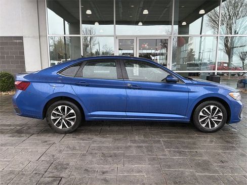 Used 2024 Volkswagen Jetta S image 5