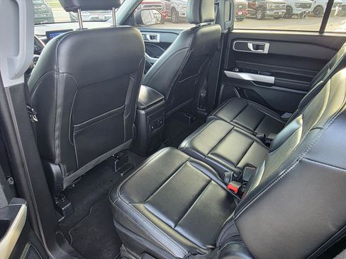 Used 2024 Ford Explorer XLT w/ Equipment Group 202A image 8