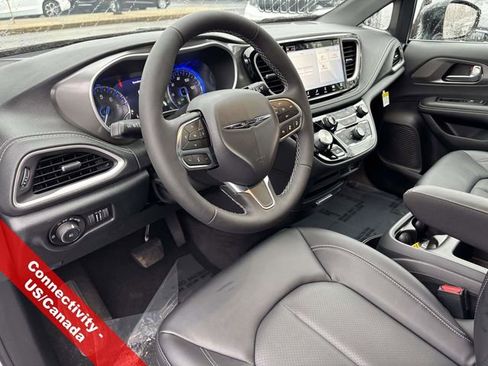New 2026 Chrysler Pacifica Select image 58