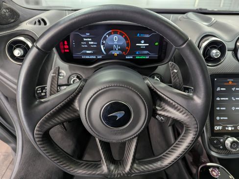 Used 2022 McLaren GT image 10