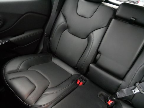 Certified 2023 Jeep Cherokee Altitude Lux image 12