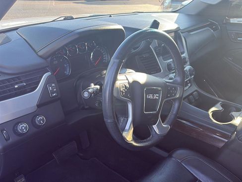 Used 2018 GMC Yukon SLT image 12