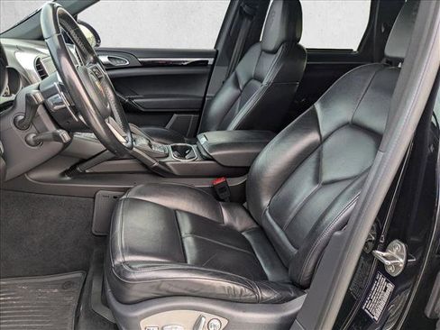 Used 2017 Porsche Cayenne S Platinum image 13