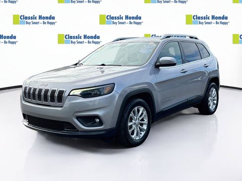 Used 2019 Jeep Cherokee Latitude w/ Popular Appearance Group FWD image 3