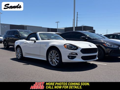 Used 2019 FIAT 124 Spider Lusso w/ Convenience Group RWD image 1